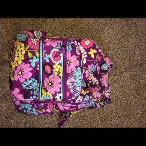 I’m selling this size large Vera Bradley backpack.